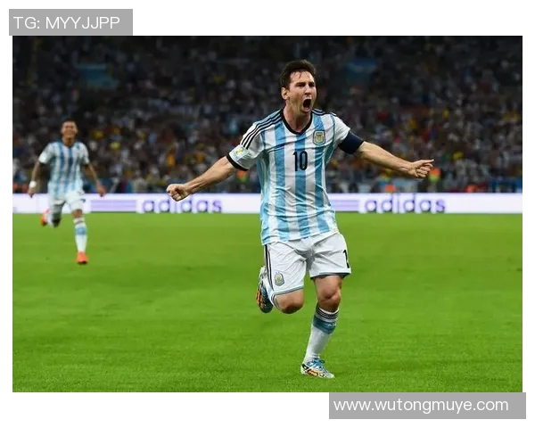 长头发退役足球明星的传奇人生与场外风采揭秘 长头发退役足球明星的传奇人生与场外风采揭秘